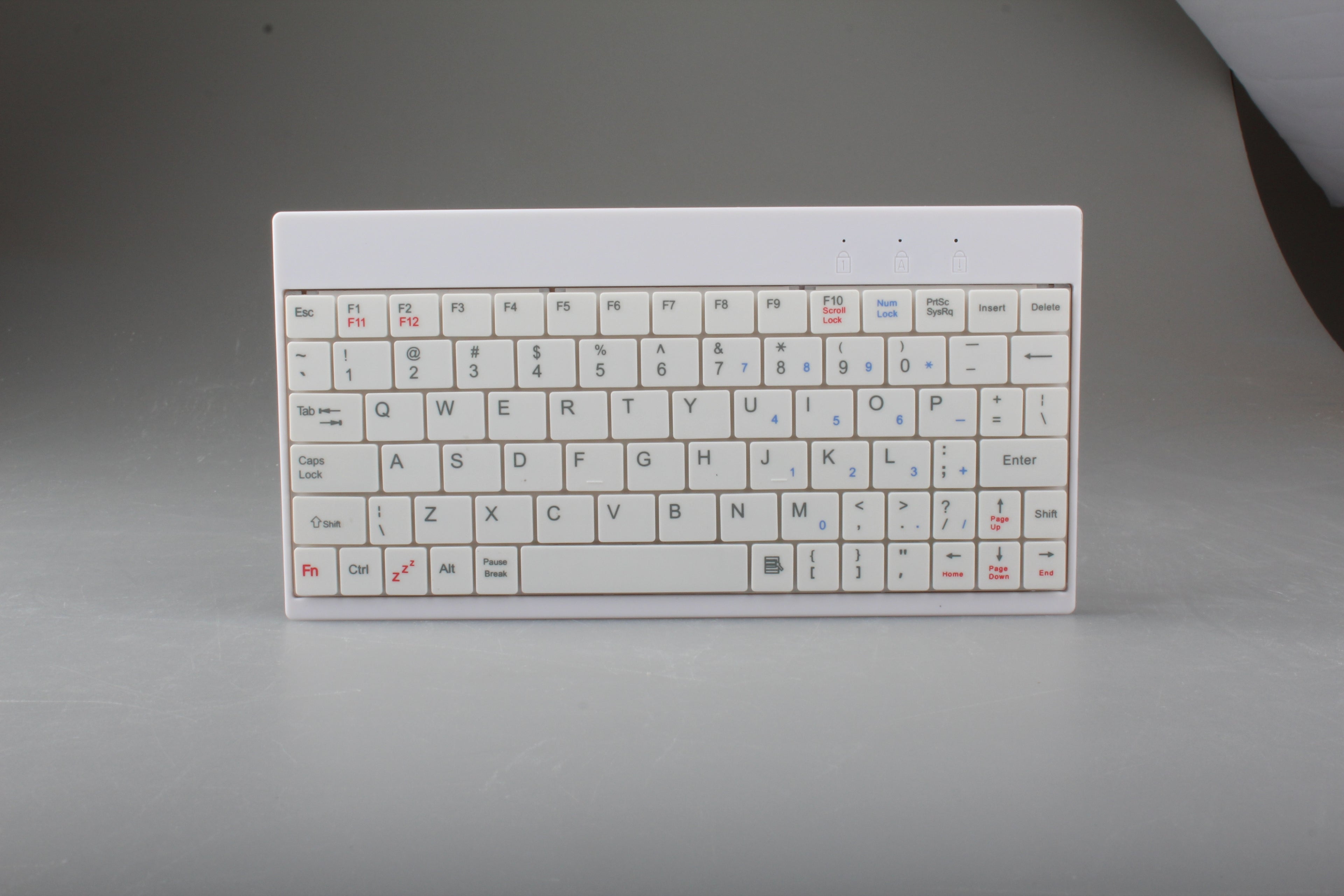 80 Keys Wired Keyboard Mini USB Connector Keyboard Portable Durable Keyboard With Carry Bag Tablet Stand For Android Window Tablet